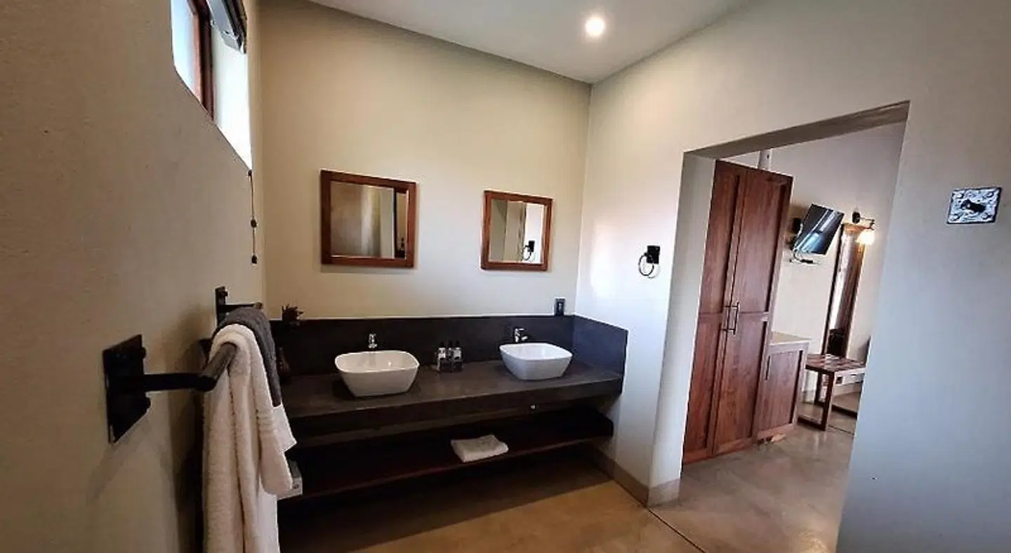 La Lechere Guest House Badezimmer