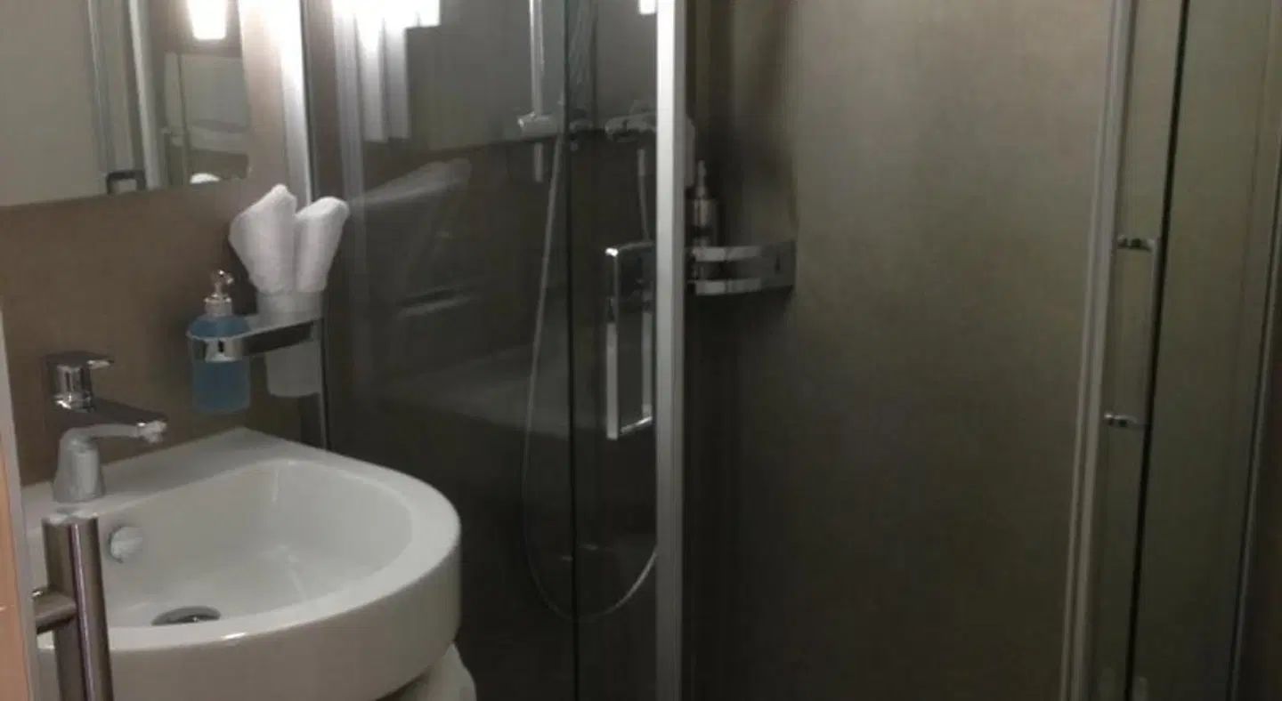 Hotel Engel am Bahnhof Badezimmer