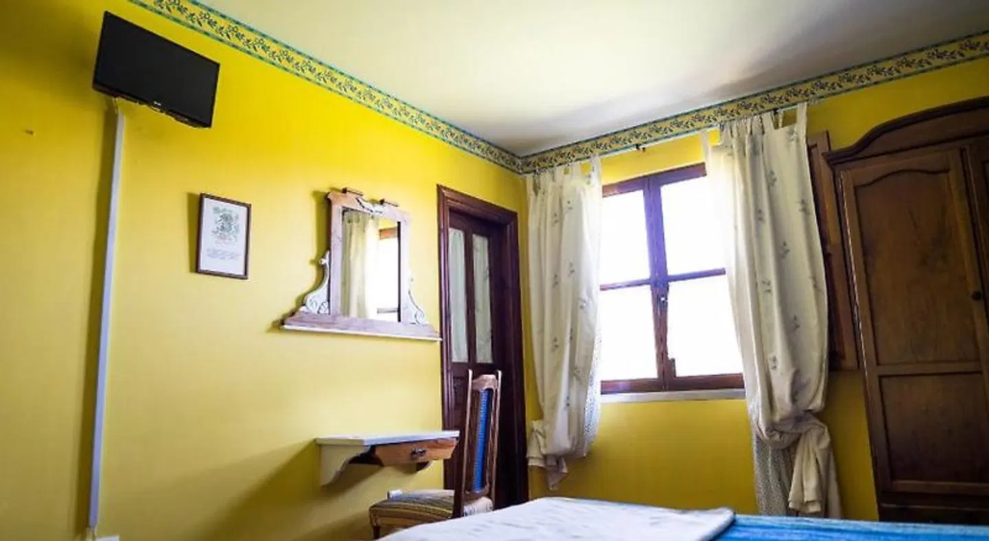 Fuente De Las Anjanas ROOM_EXAMPLE
