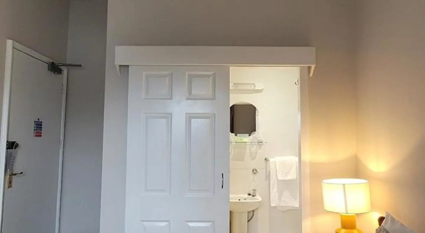 Commercial Hotel Badezimmer