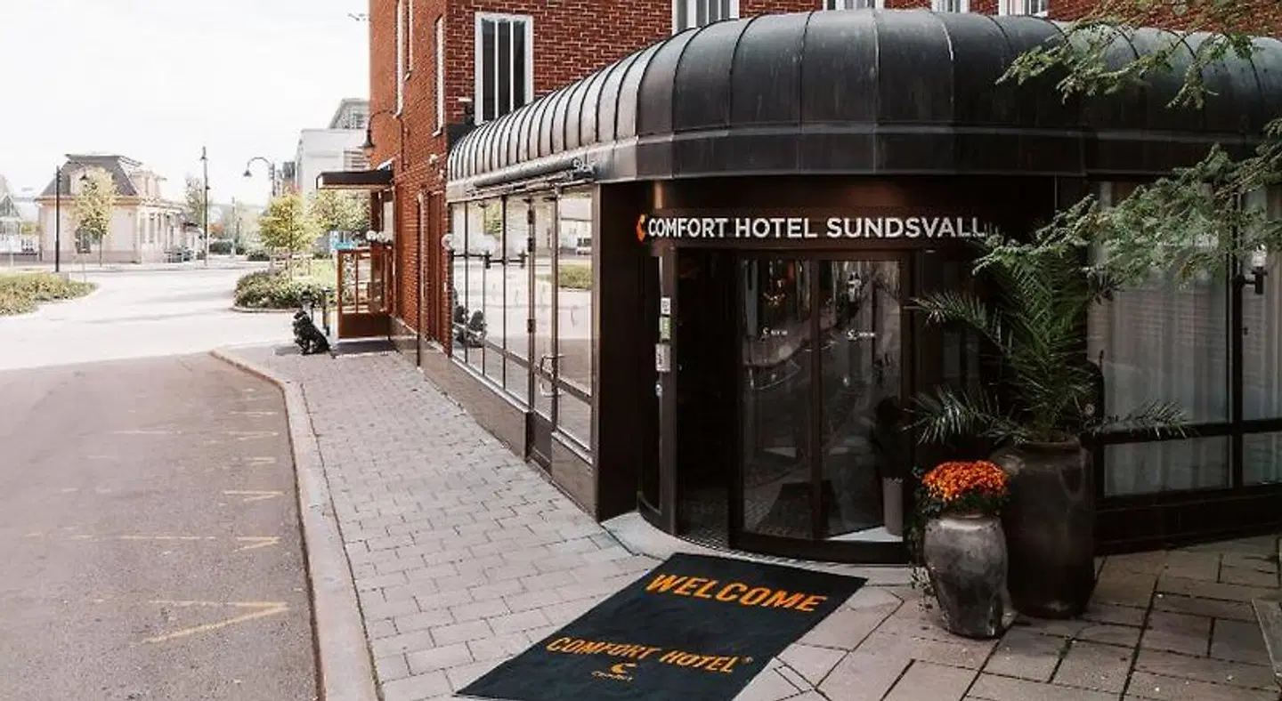 First Hotel Strand EXTERIOR