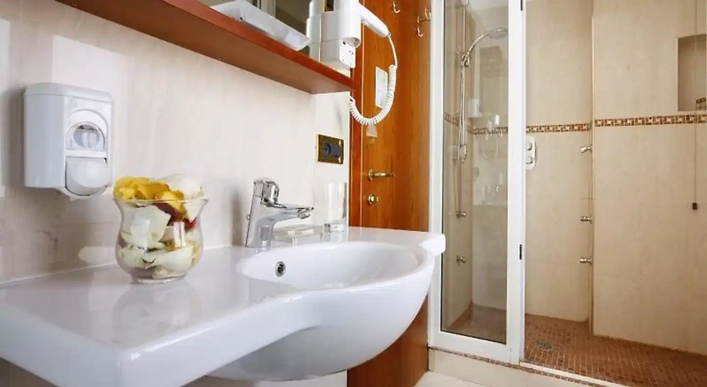 Hotel Ristorante Toscana Badezimmer