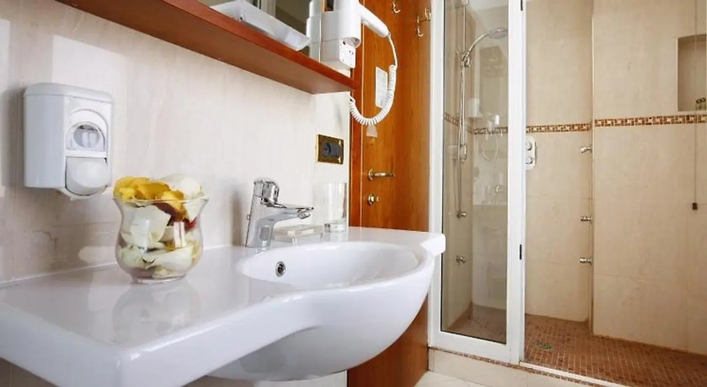 Hotel Ristorante Toscana Badezimmer