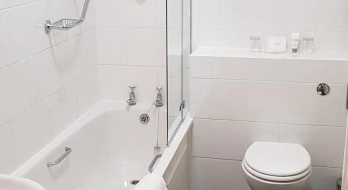 Banbury Wroxton House Hotel, BW Signature Collection Badezimmer