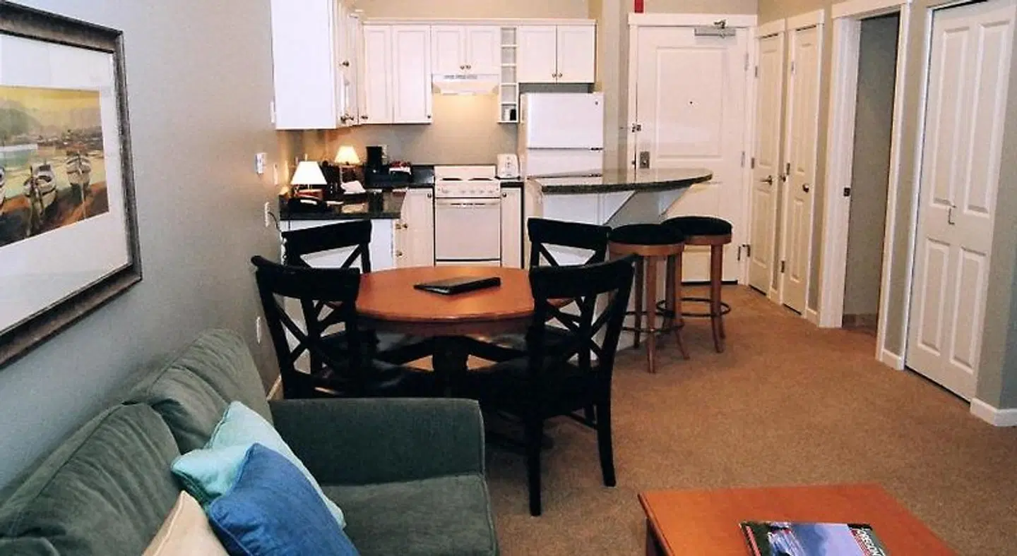Rivertide Suites Restaurant