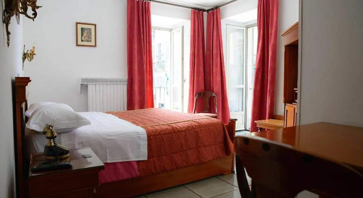 Napoleon ROOM_EXAMPLE