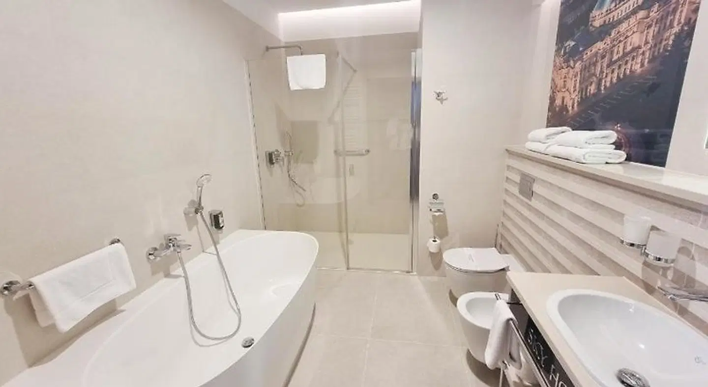 Sky Hotel Kraków Badezimmer