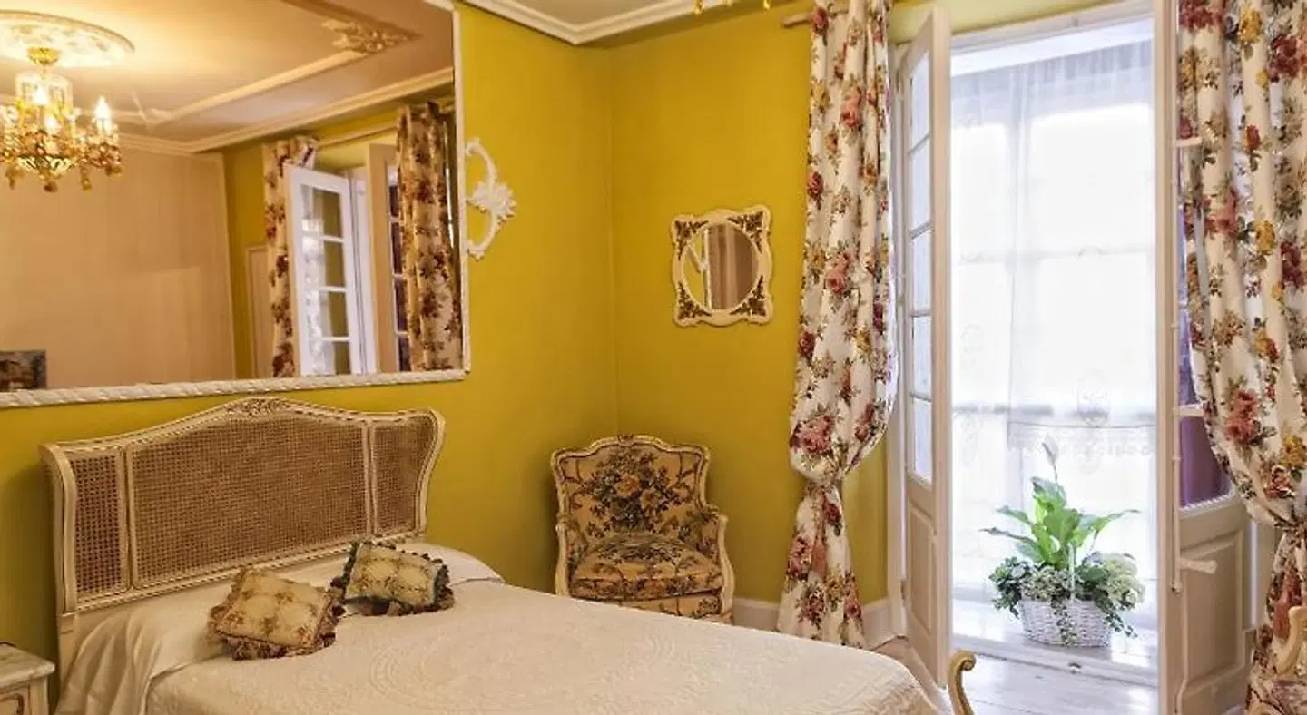 Hostal Puerta del Sol ROOM_EXAMPLE