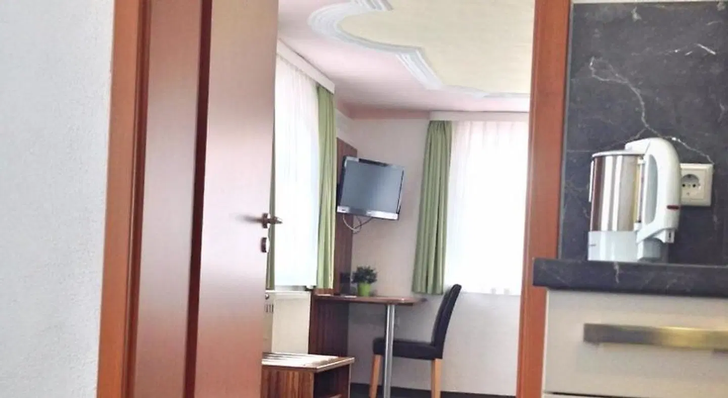 Hotel Garni Goldene Traube ROOM_EXAMPLE