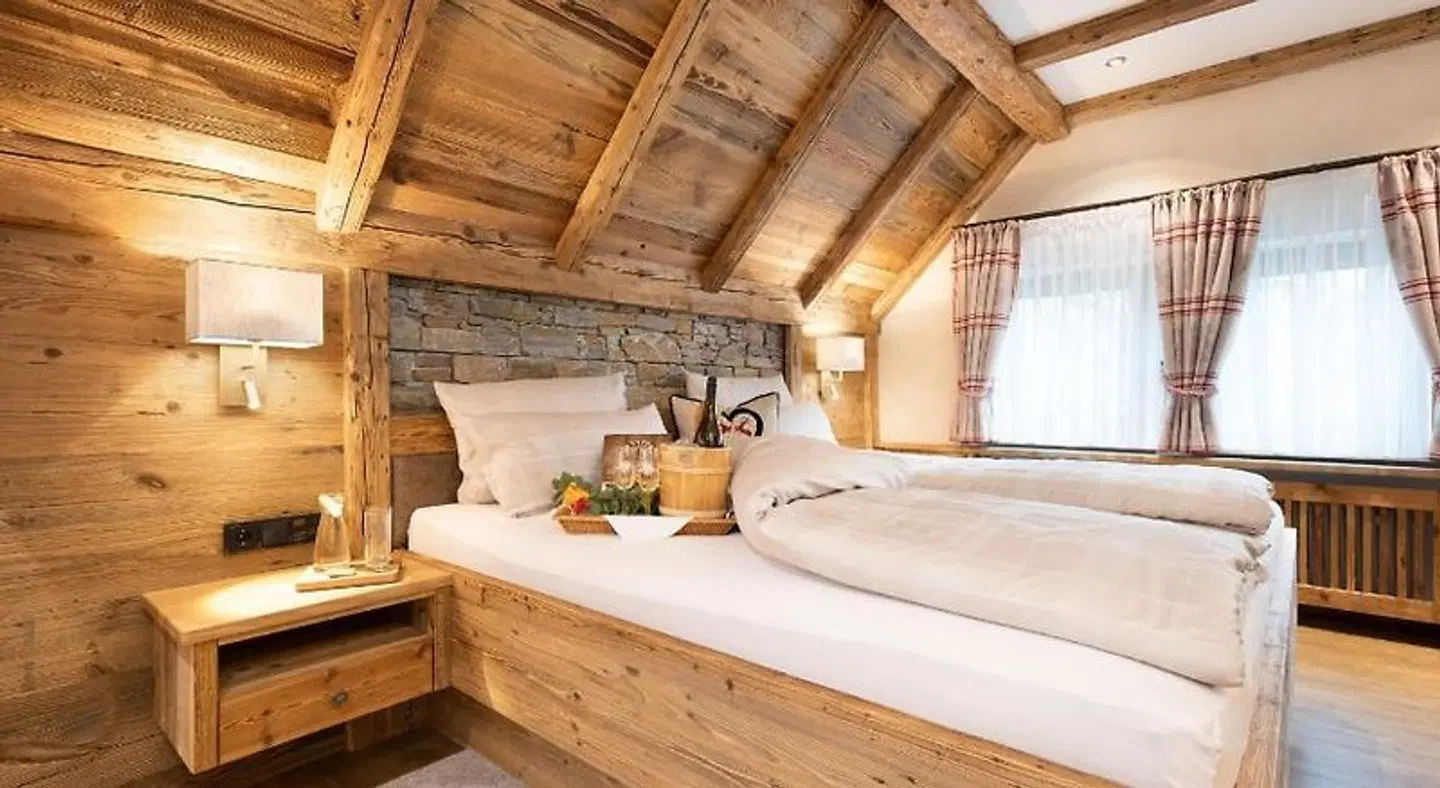 Adler ROOM_EXAMPLE