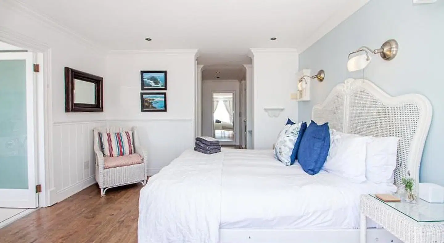 A Boat House ROOM_EXAMPLE