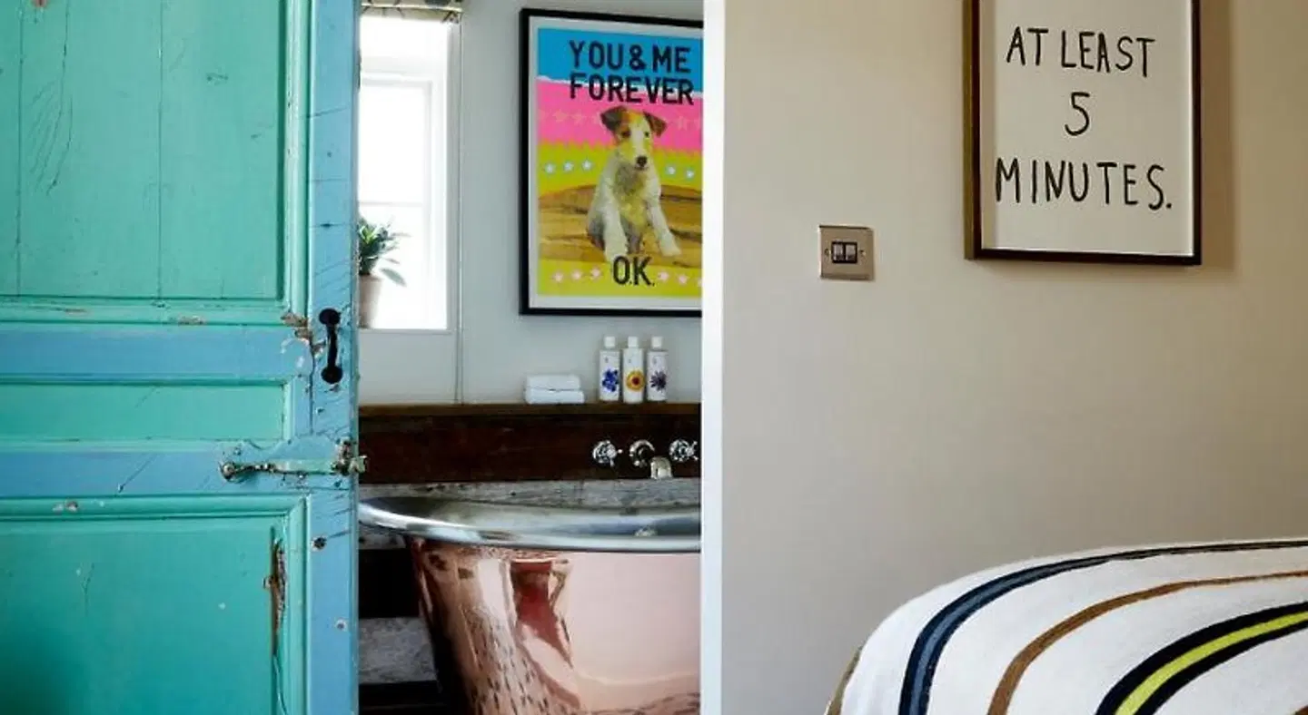 Artist Residence ROOM_EXAMPLE