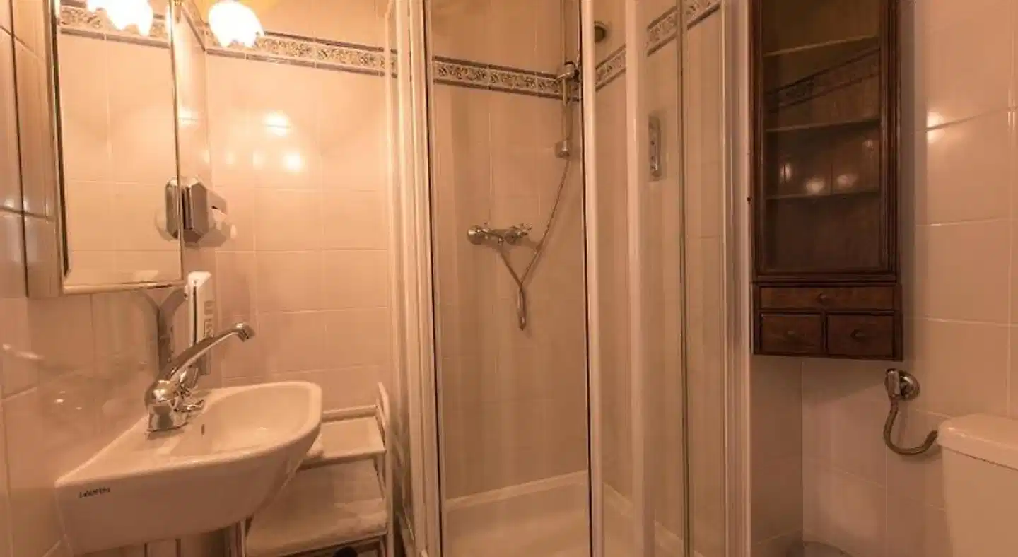 Hotel Kaiservilla Badezimmer