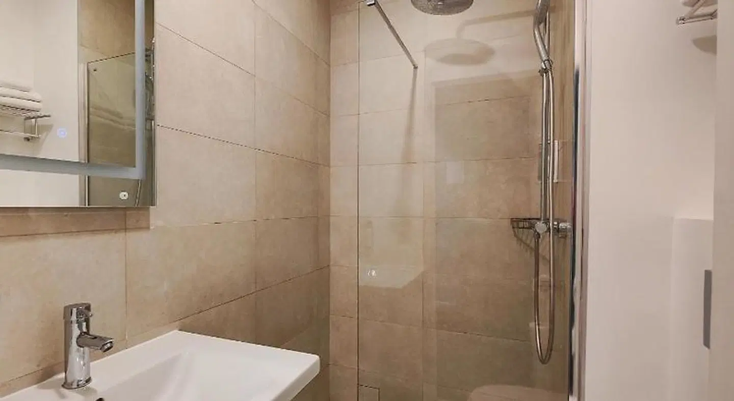 Hotel Du Centre Badezimmer