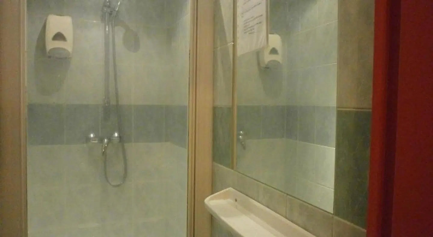 Hotel Du Centre Badezimmer