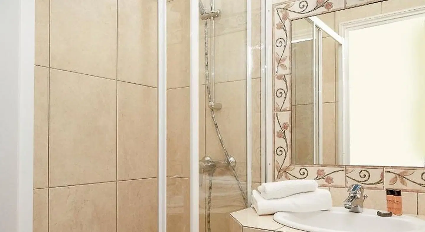 Hotel Du Centre Badezimmer