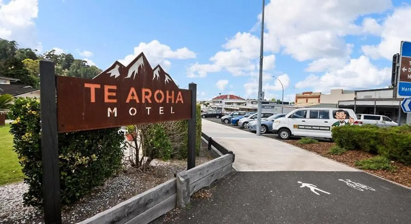 Te Aroha Motel EXTERIOR