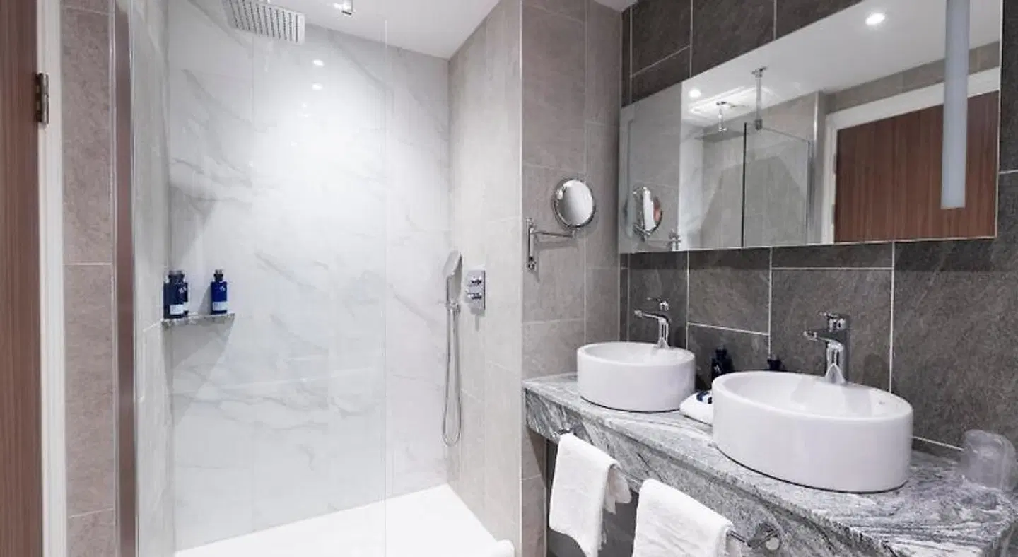 Ness Walk Hotel Badezimmer