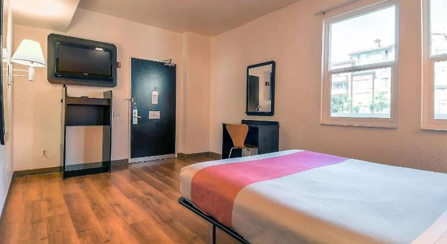 Motel 6 San Diego, CA - Downtown ROOM_EXAMPLE