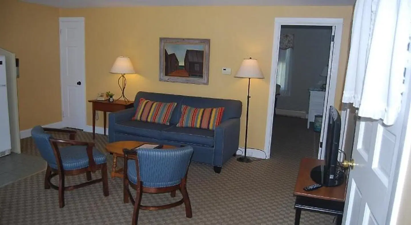 Dockside Guest Quarters ROOM_EXAMPLE