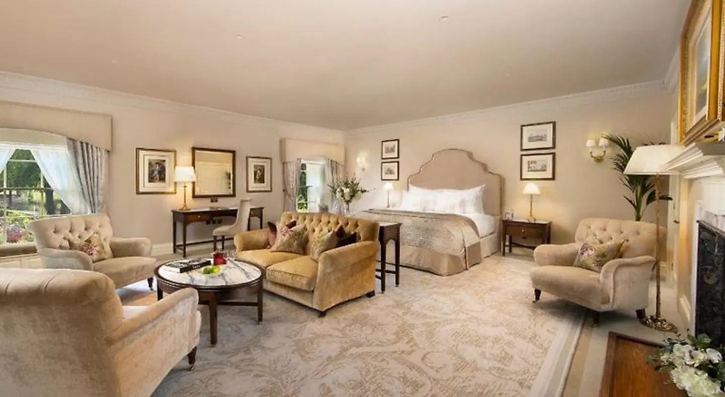 Grantley Hall ROOM_EXAMPLE