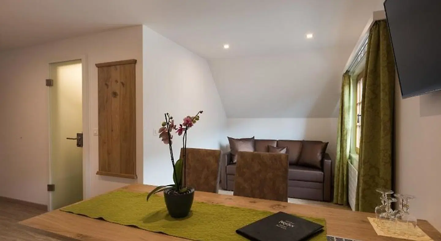 Hirschen LOUNGE_LOBBY