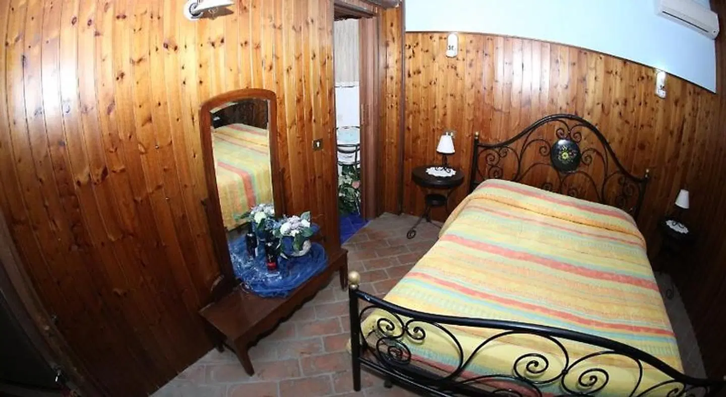 Agriturismo Monte Due Torri ROOM_EXAMPLE