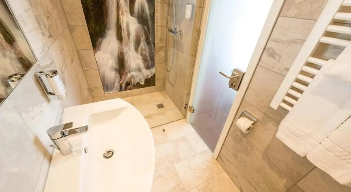Schiller Badezimmer
