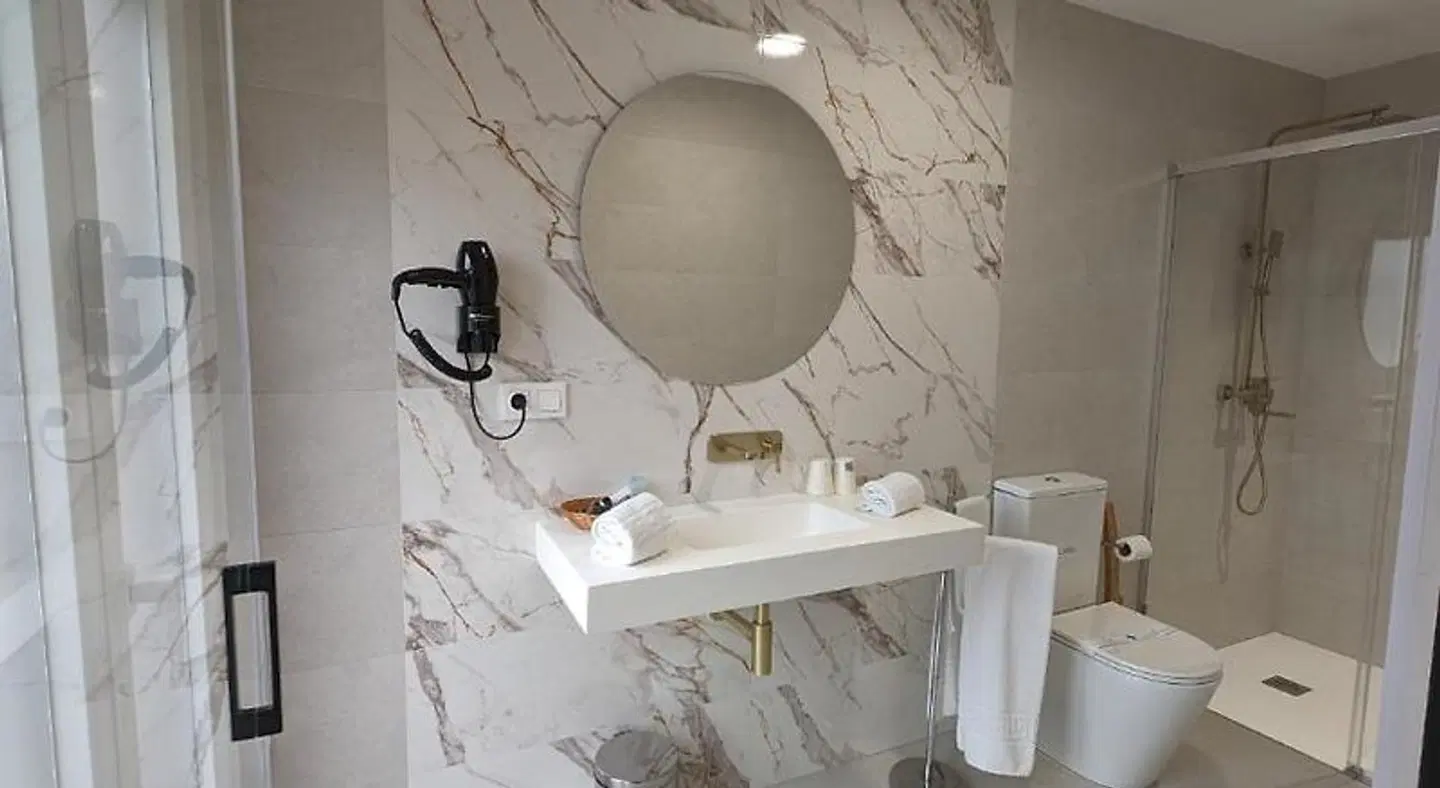 Gran Hotel Toledo Badezimmer