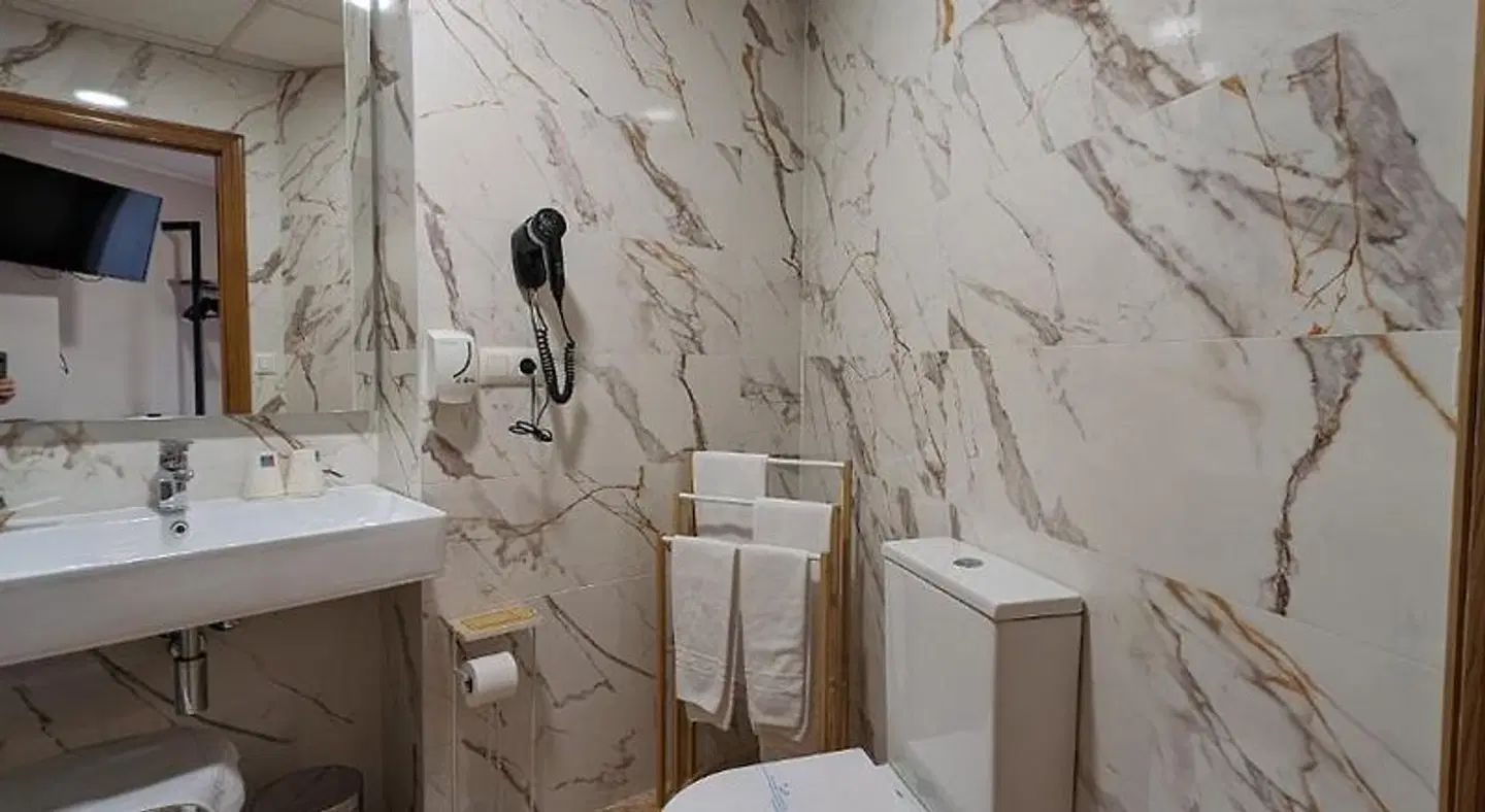 Gran Hotel Toledo Badezimmer