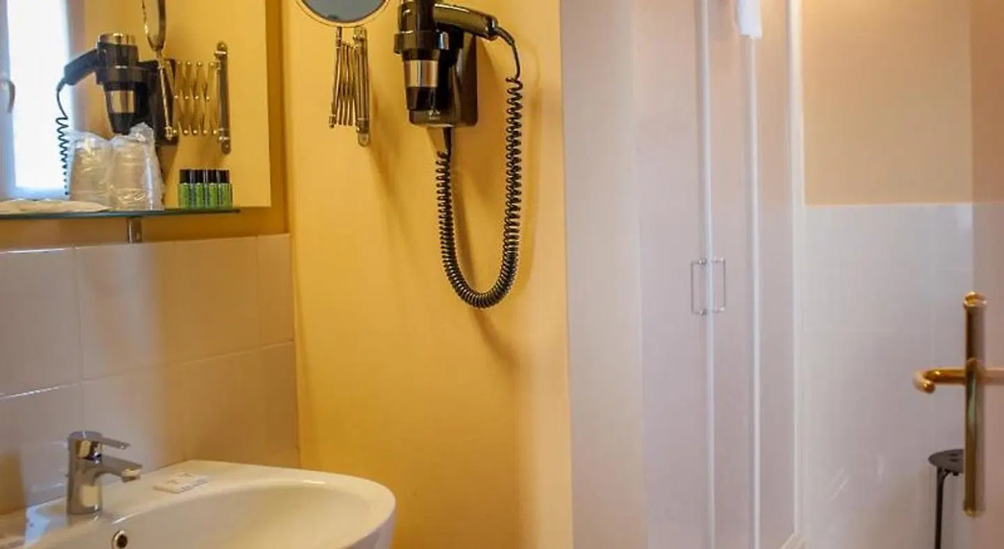 Hotel Astoria Badezimmer