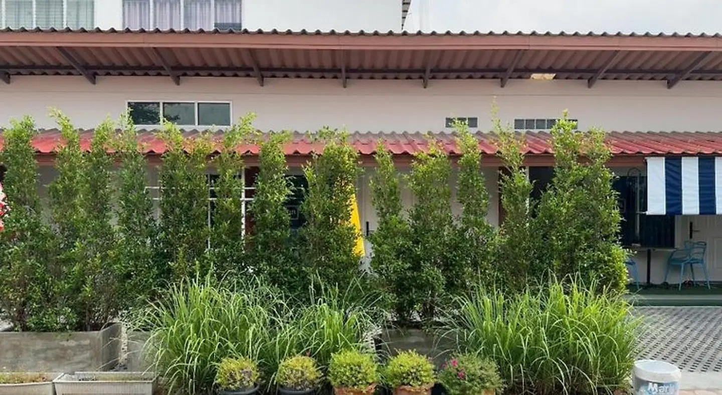 Napa Hostel Samrong Station EXTERIOR