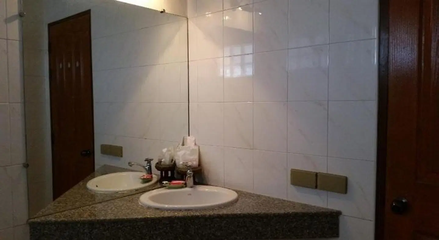 Villa Oranje Chiang Mai Badezimmer