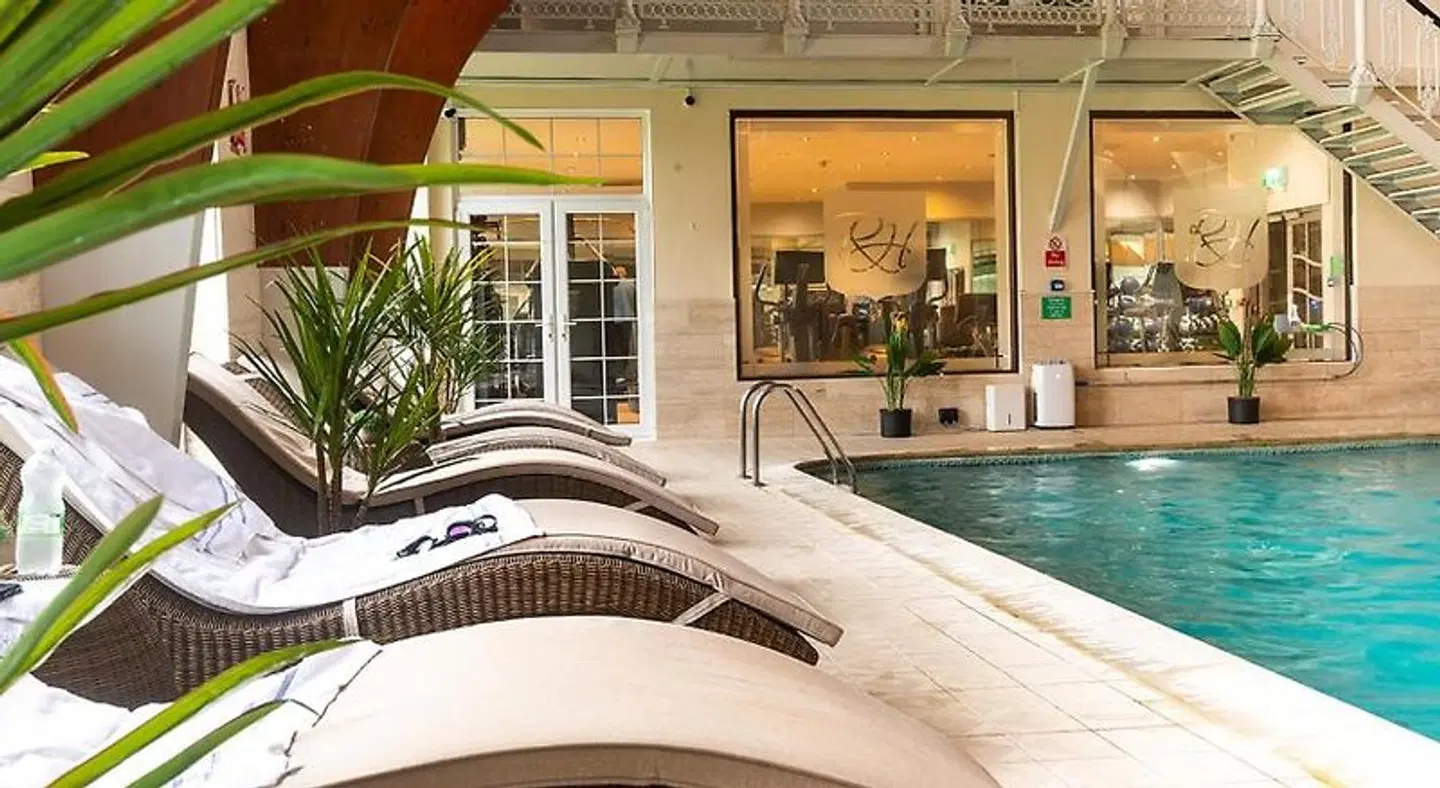 Rowton Hall OUTDOOR_POOL
