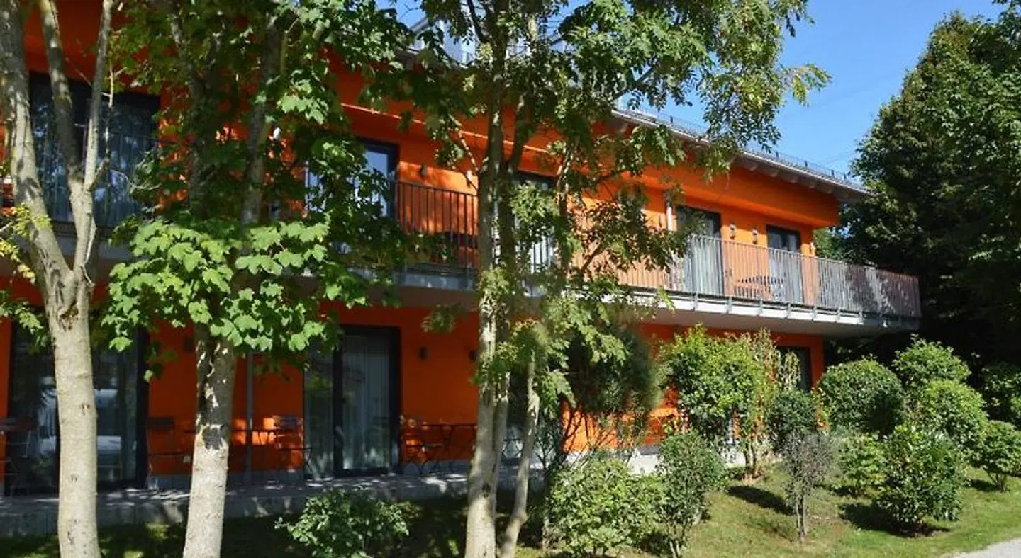 Schäfer Boardinghouse EXTERIOR