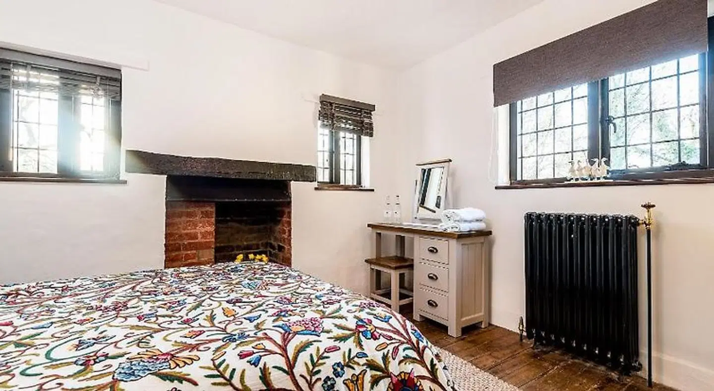 Burnside Hotel ROOM_EXAMPLE