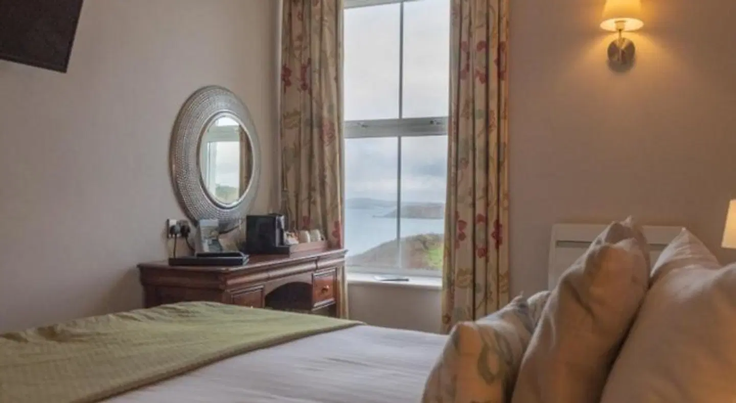 Mullion Cove ROOM_EXAMPLE