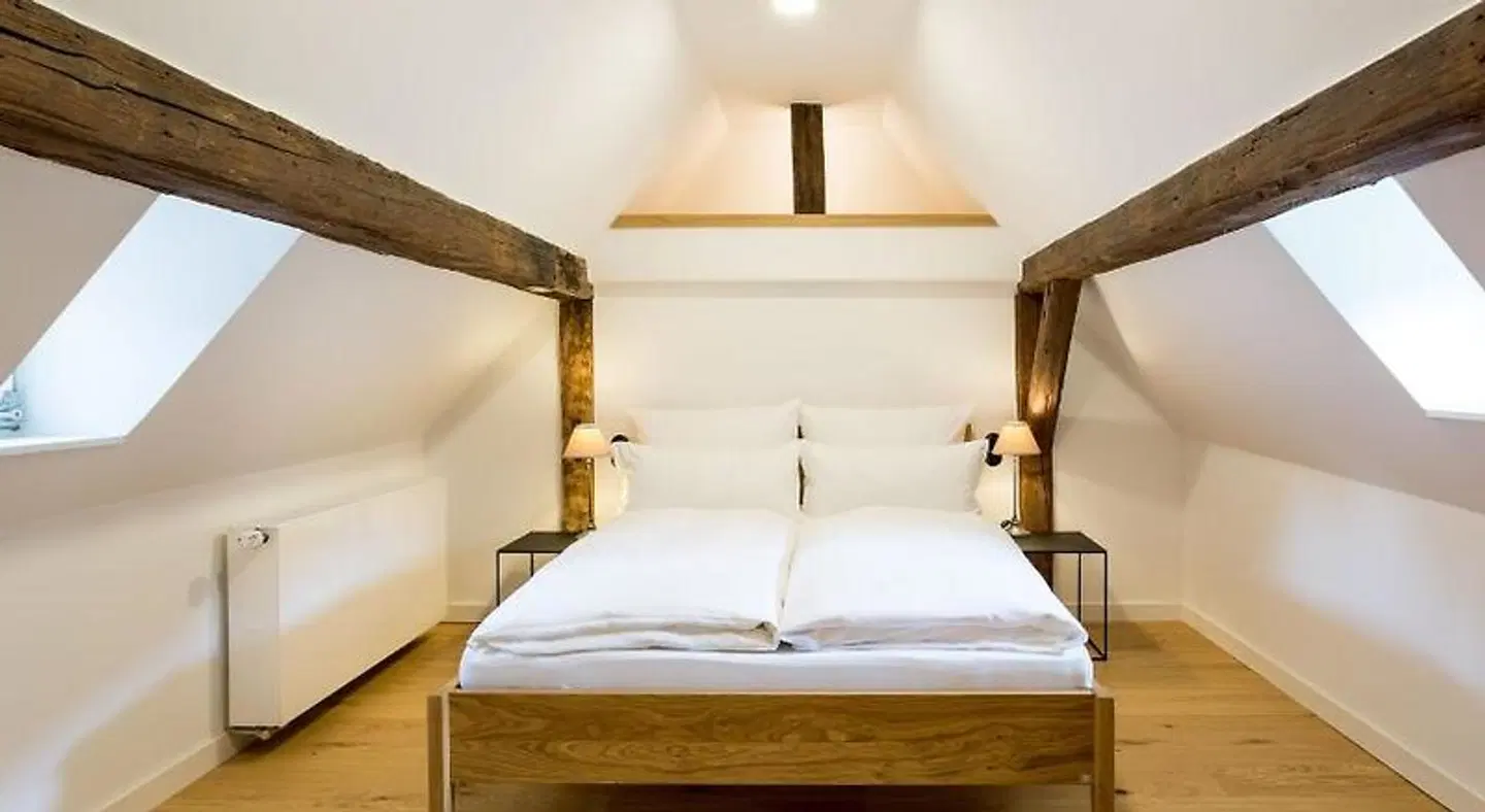 EMICH'S Hotel ROOM_EXAMPLE