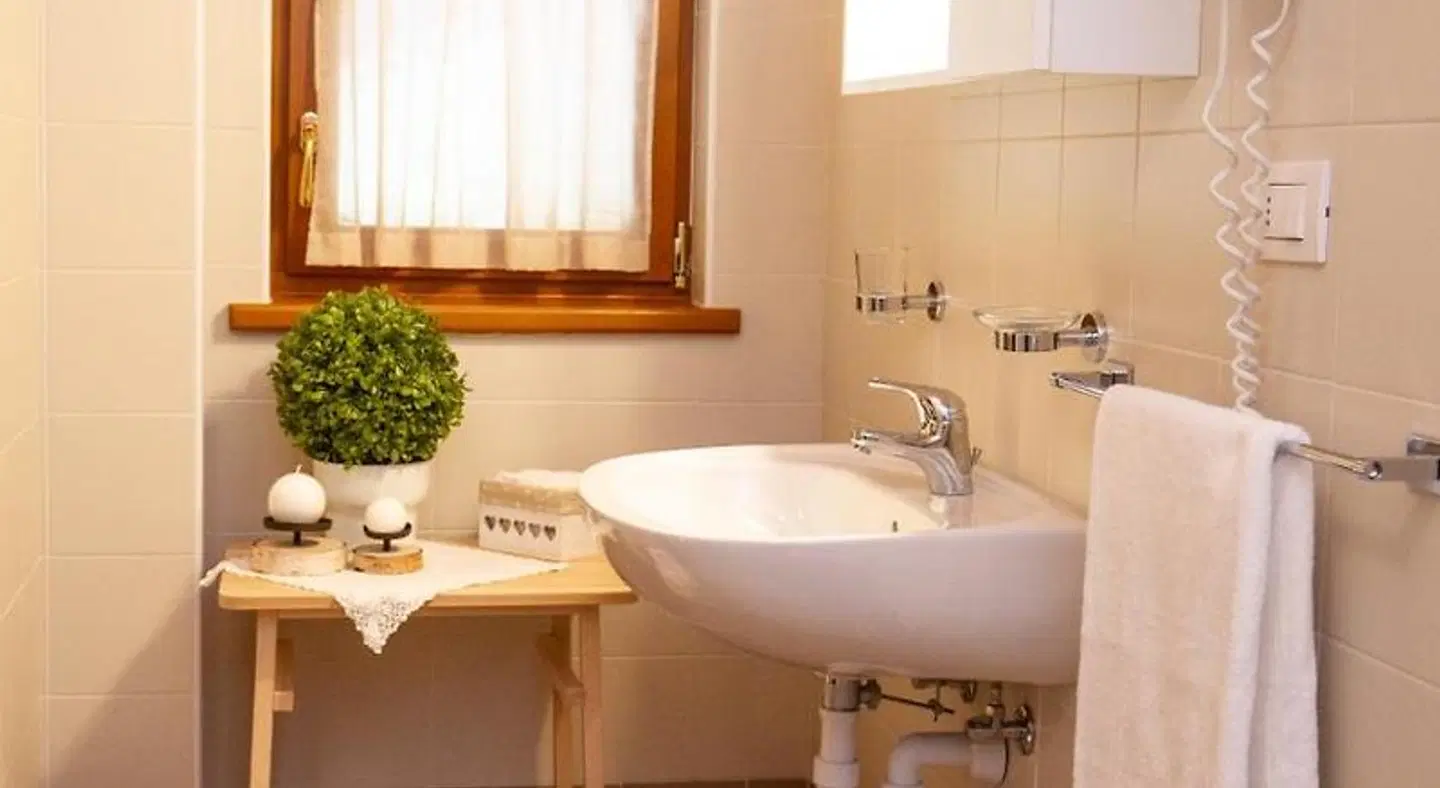 Hotel Chalet Giasenei Badezimmer
