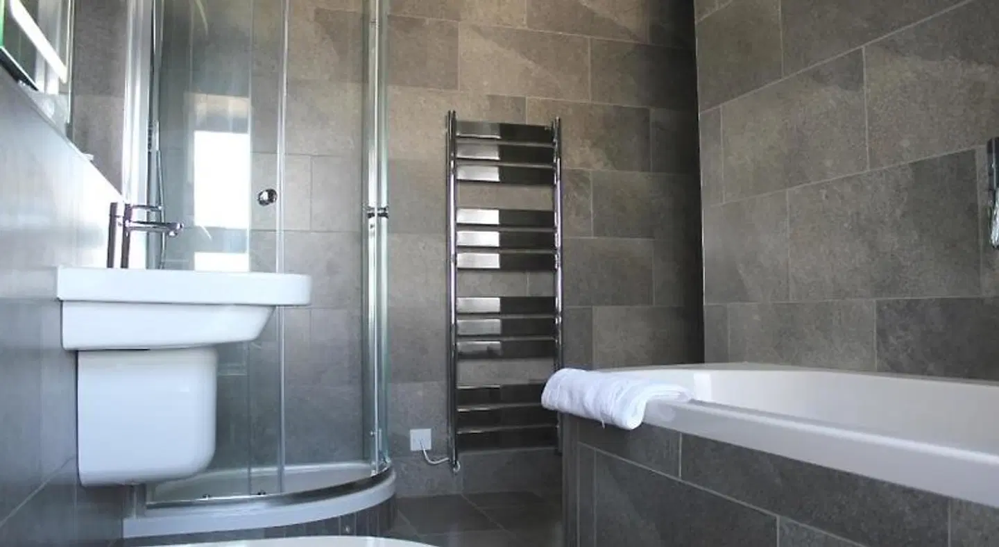 Land's End Hotel Badezimmer