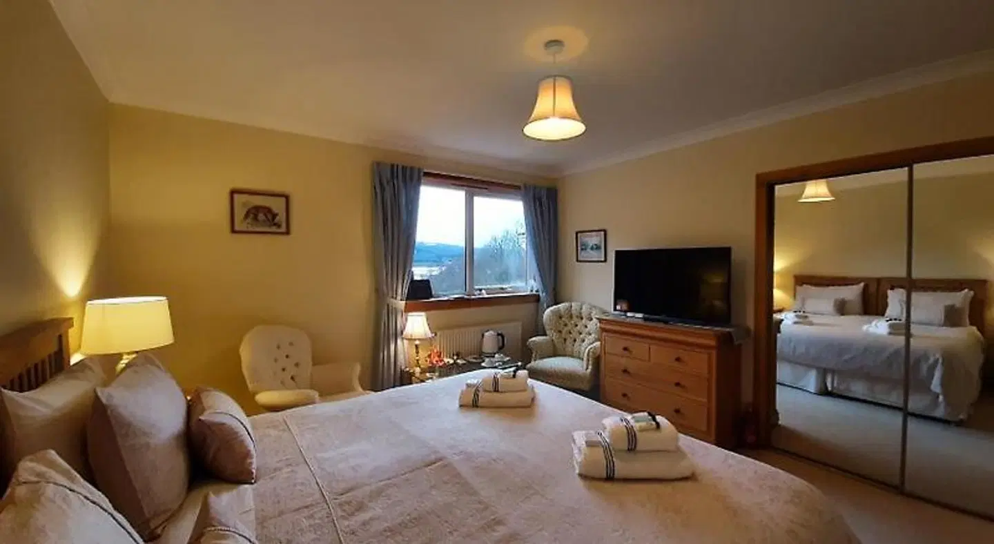 High March ROOM_EXAMPLE