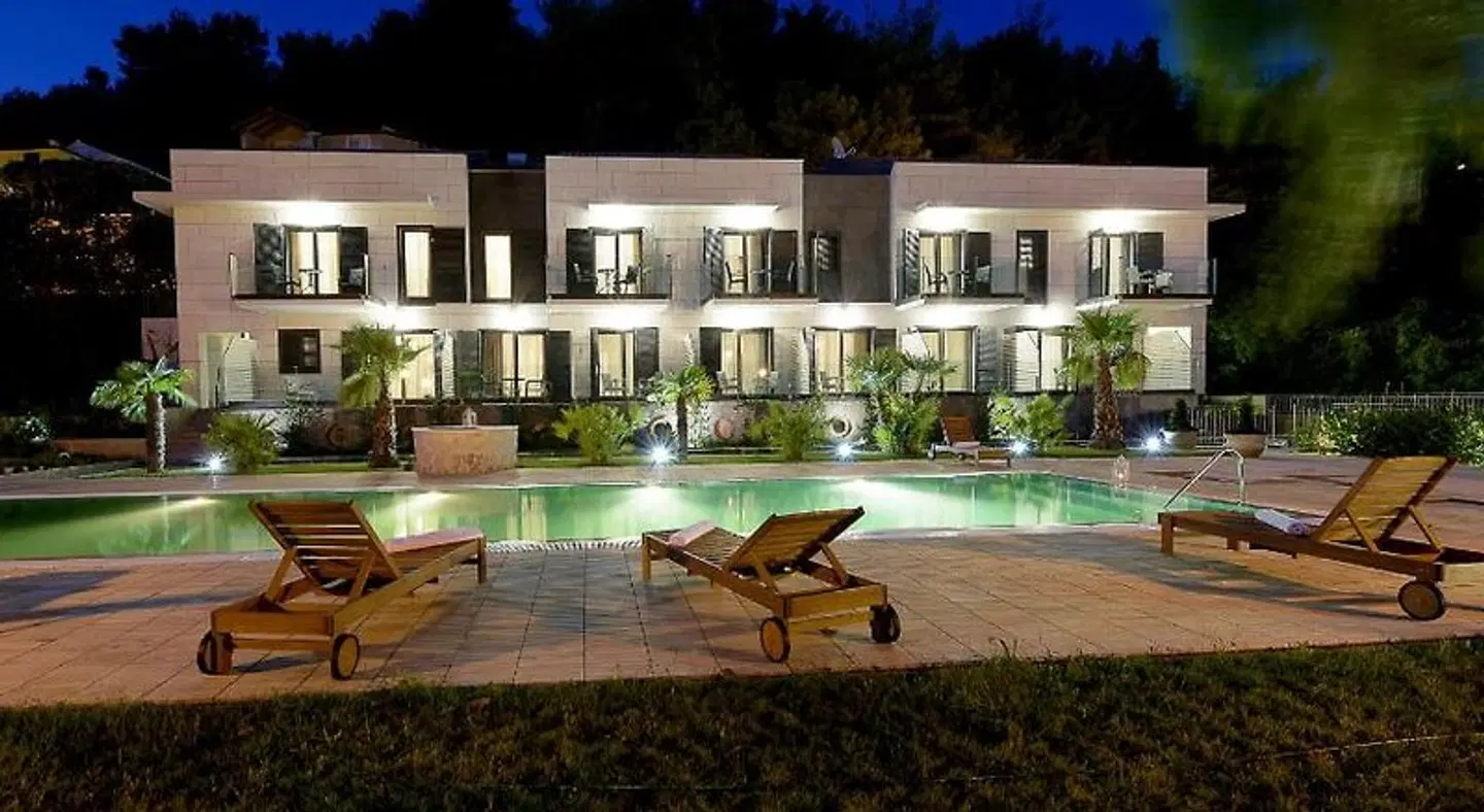 Hotel Bonaca OUTDOOR_POOL