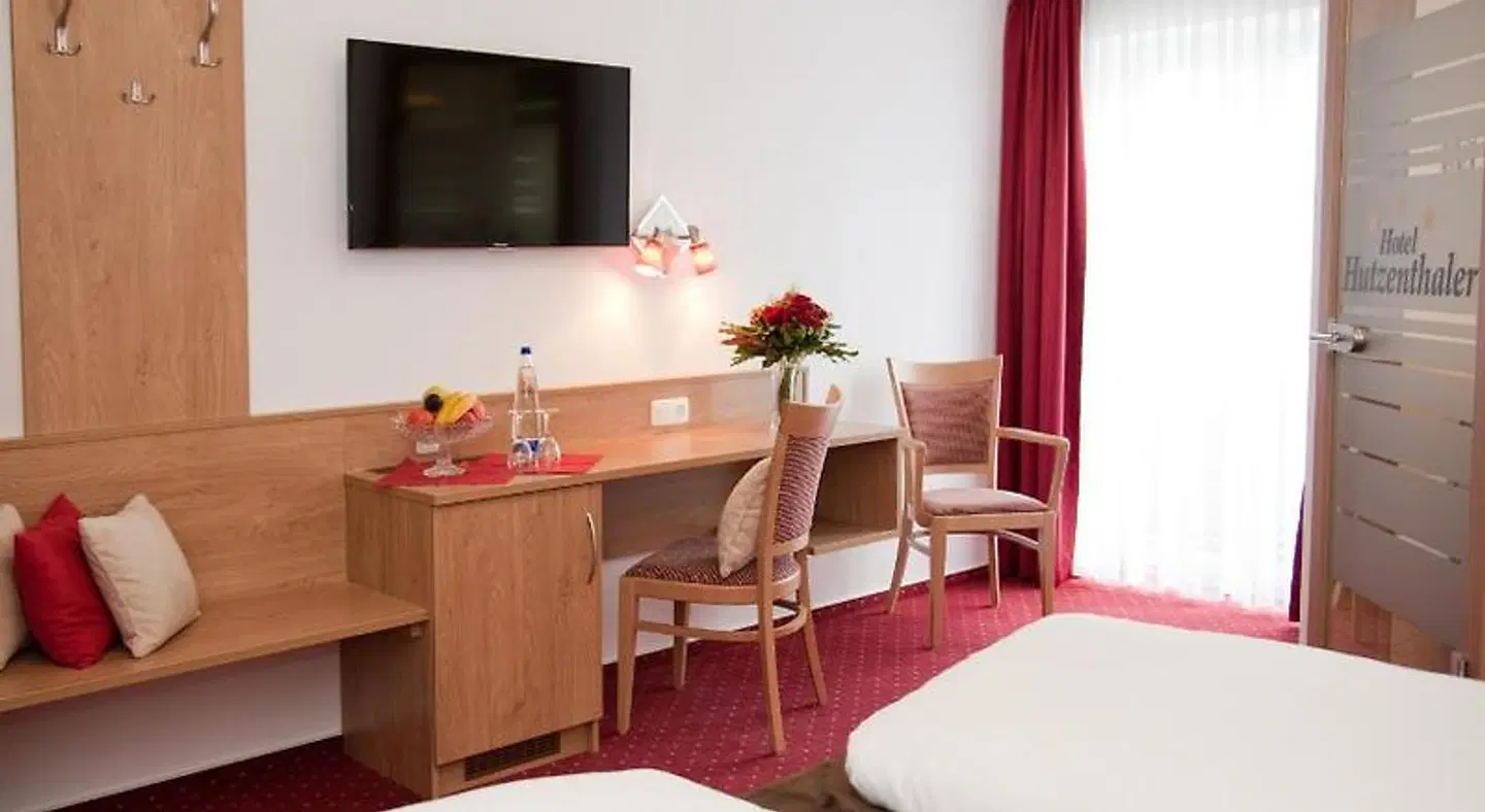 Hutzenthaler ROOM_EXAMPLE