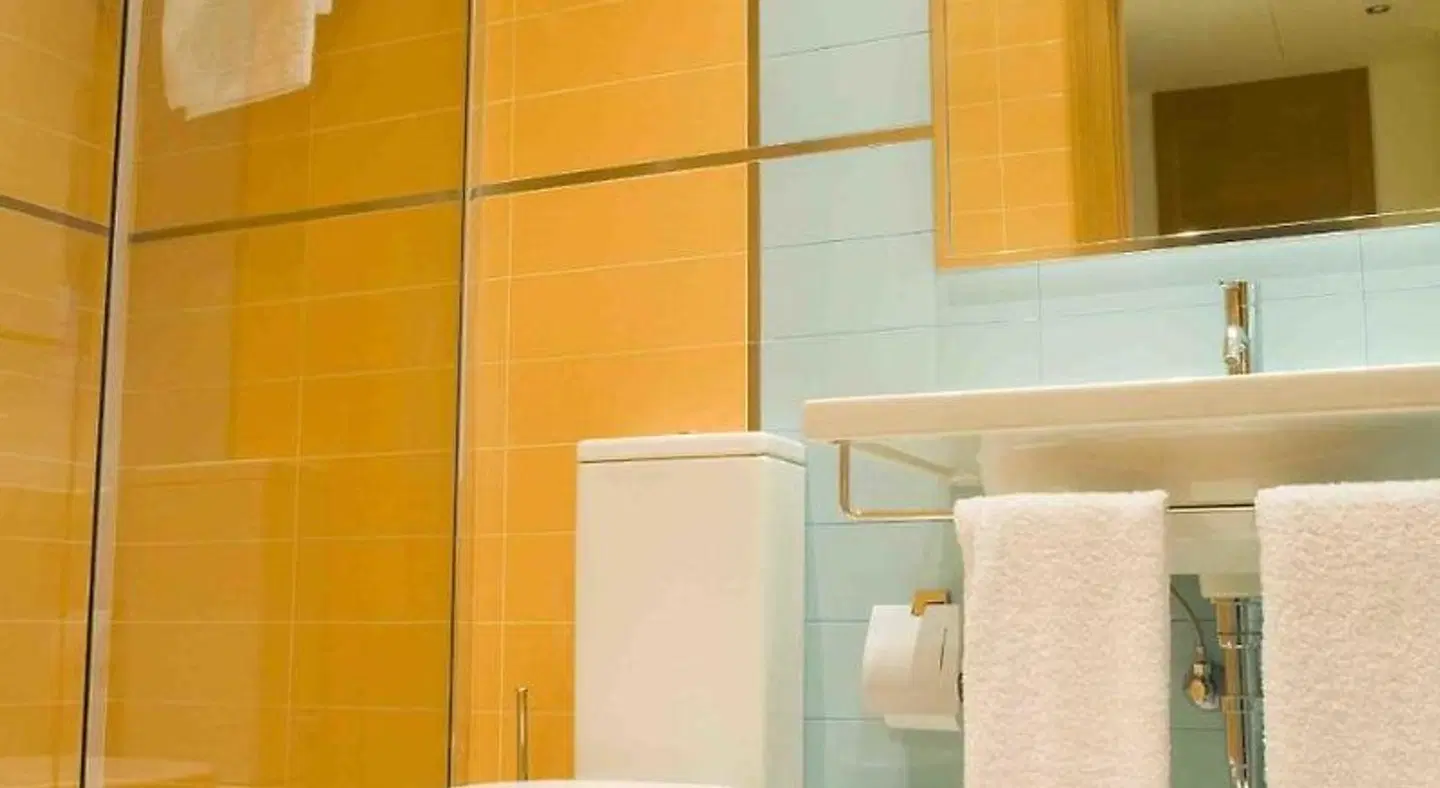 Apartamentos María Luisa - La Casona Badezimmer