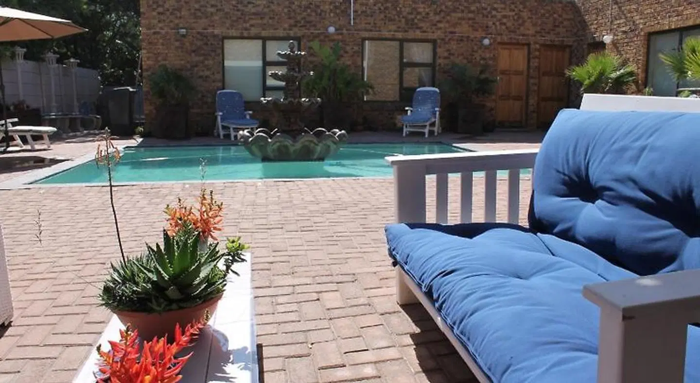 Quest Bed And Breakfast OUTDOOR_POOL