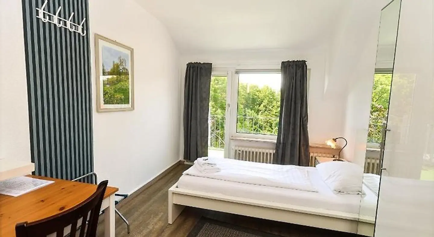 Am Park ROOM_EXAMPLE
