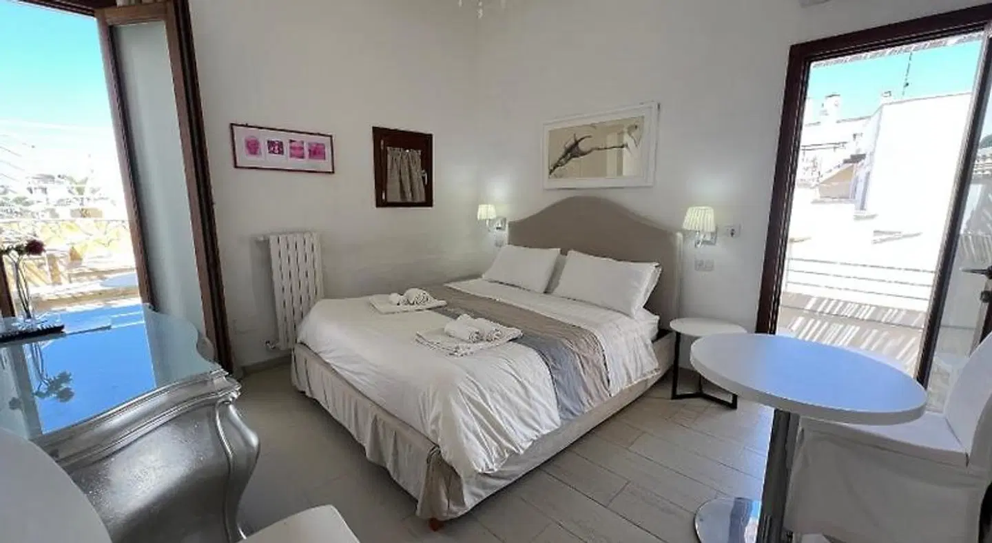 Elamar ROOM_EXAMPLE