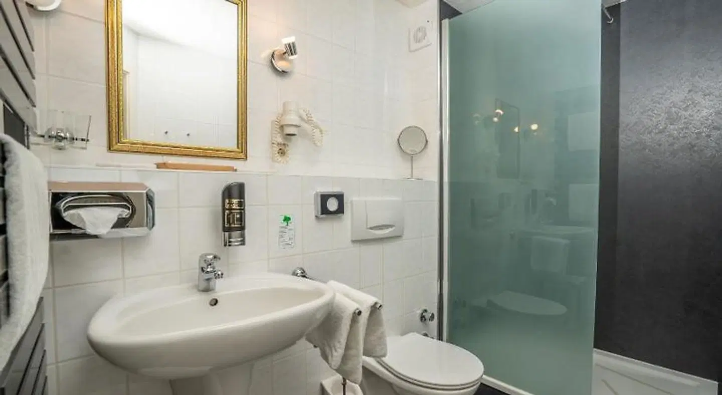 Hotel Sonne Badezimmer