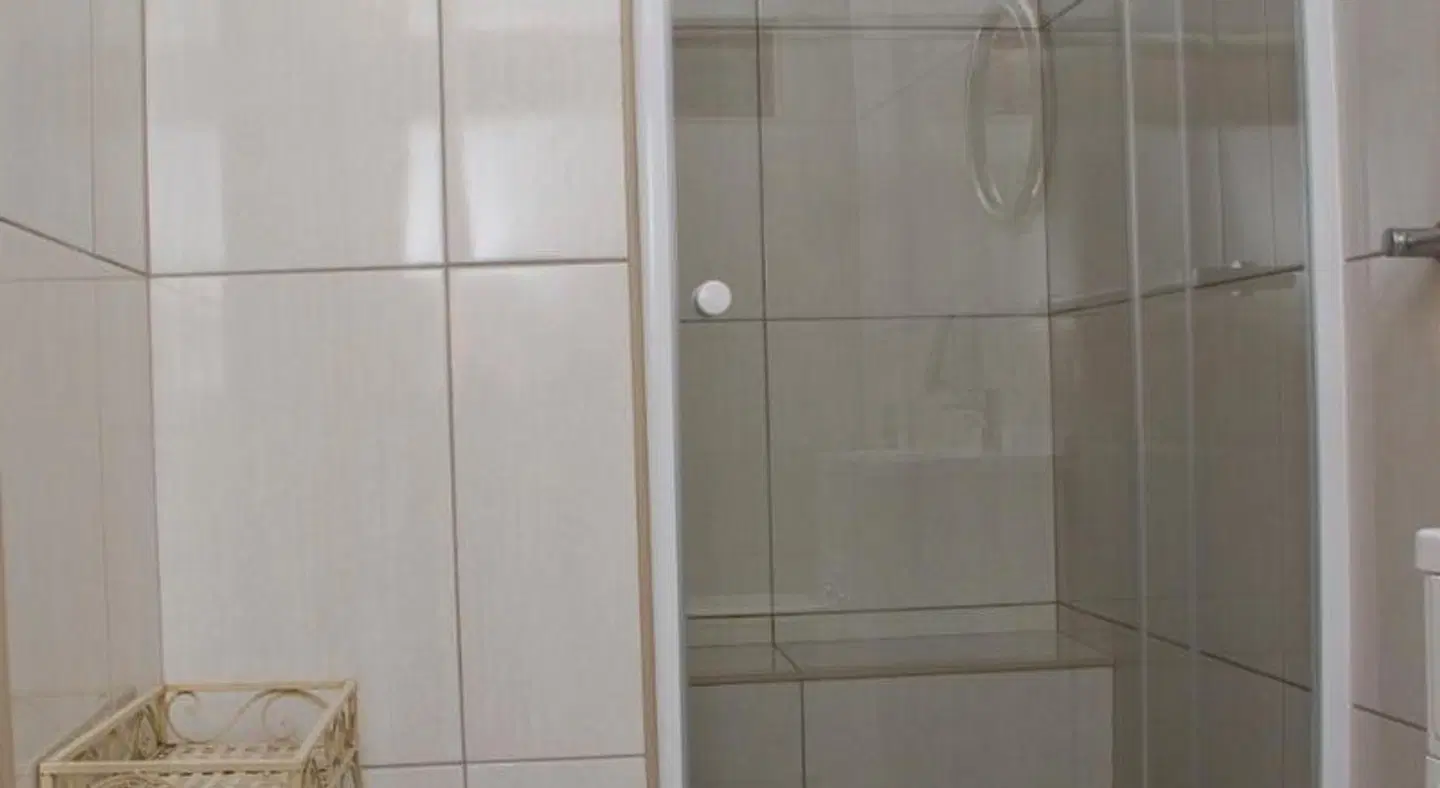 Del Roza Guest House Badezimmer