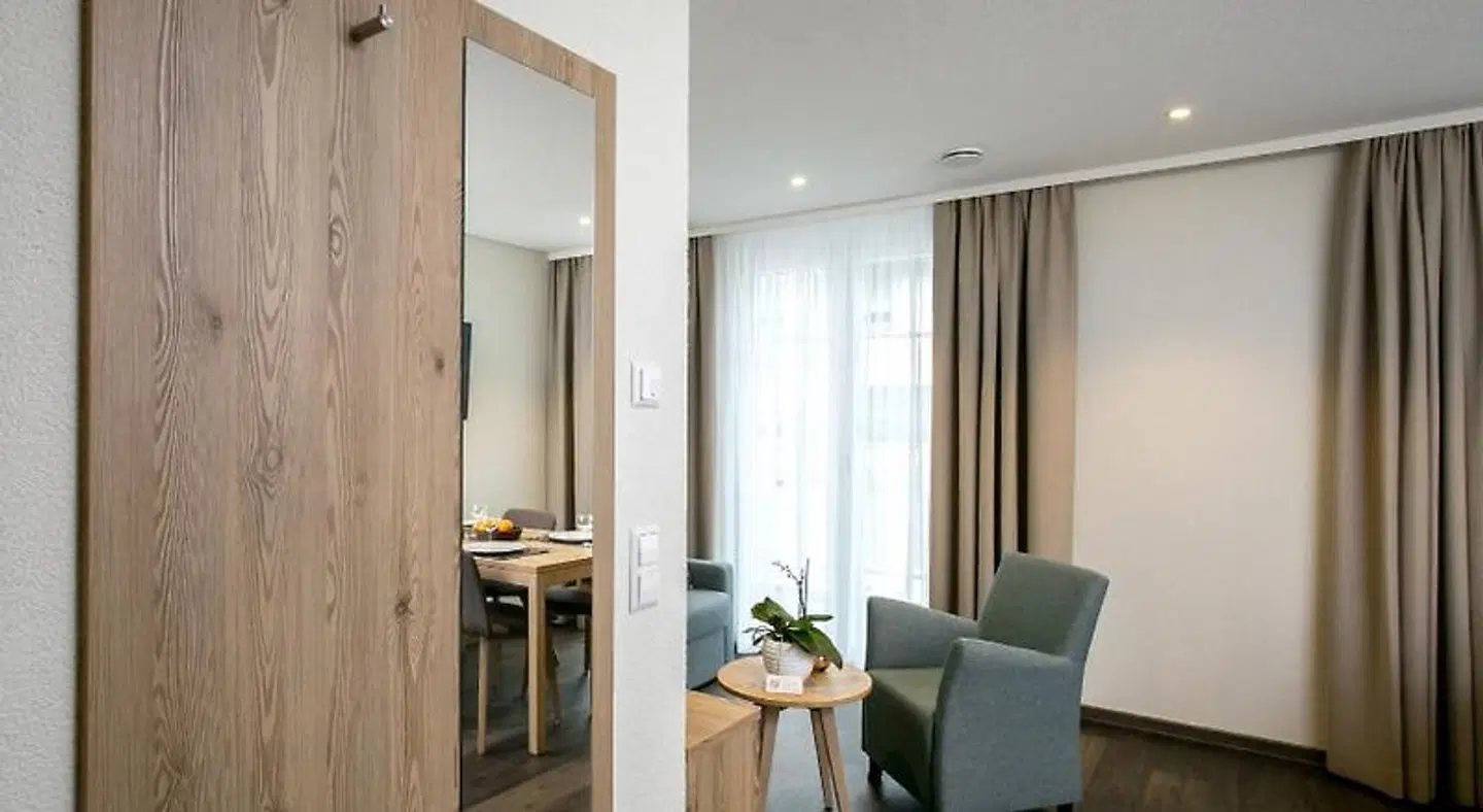 Engel ROOM_EXAMPLE